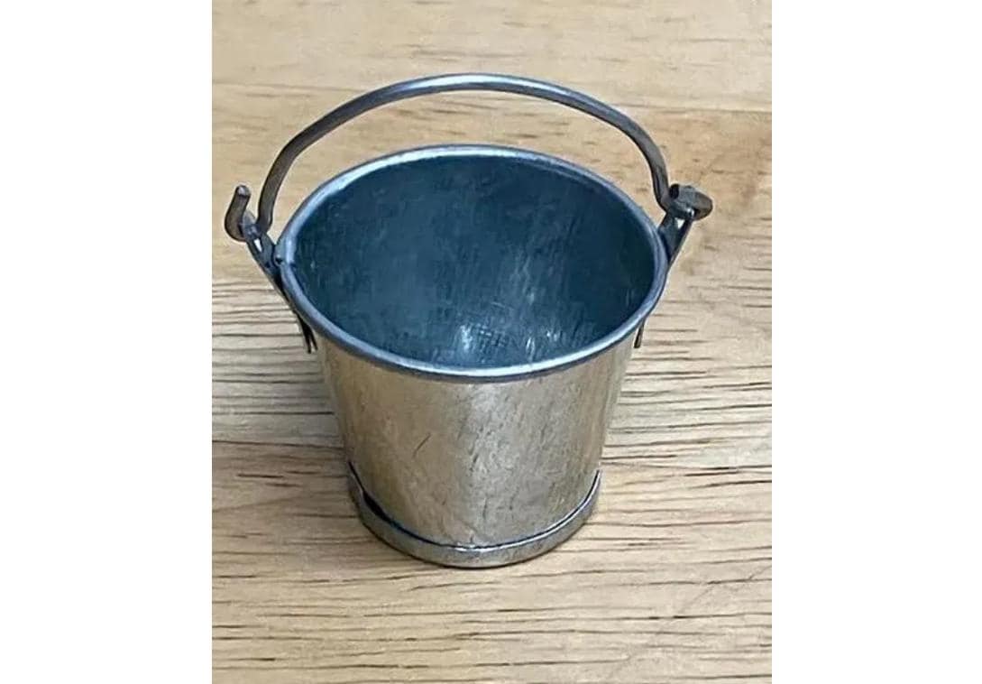Miniature Metal Bucket with Movable Handle, Matte Metal Dollhouse Bucket, 1" High Water Pail