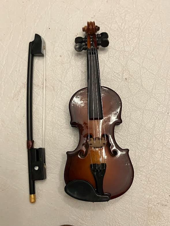 Dollhouse Miniature Violin in a Case