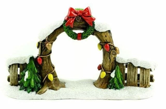 Christmas Wreath on Arched Fence