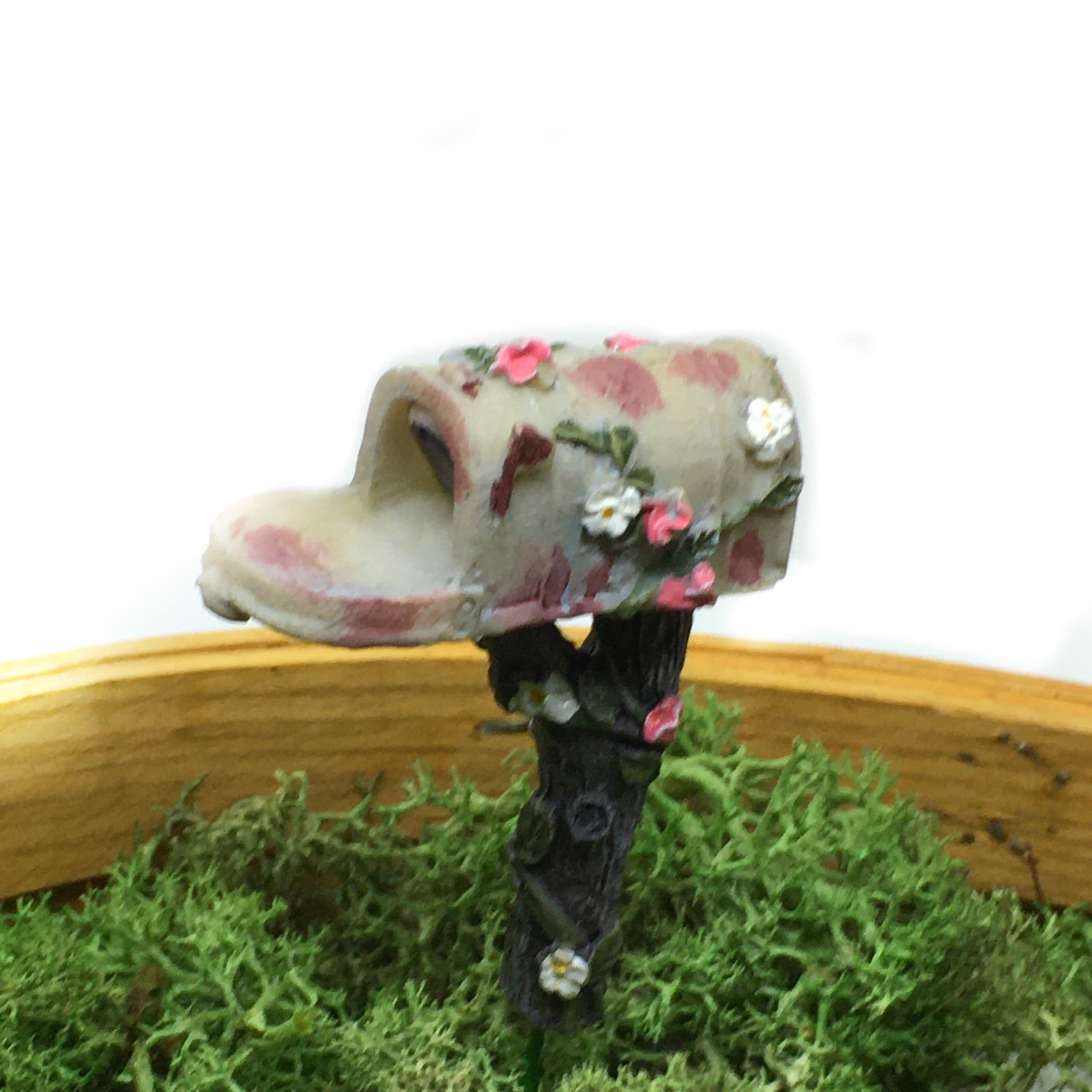 Miniature Spring Country Mailbox